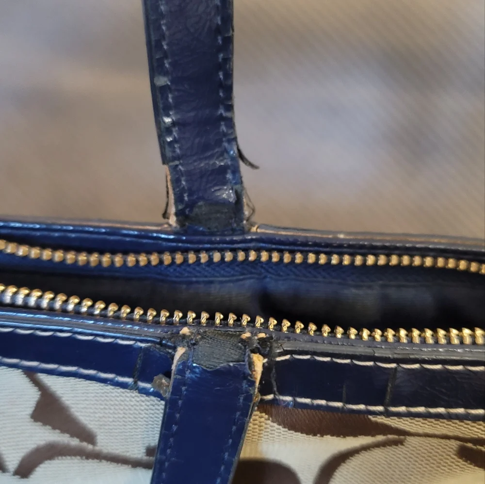 Coach Tote Purse - Picture 6 of 7